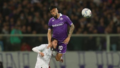 Photo of ميلان يعود بانتصار ثمين من عقر دار فيورنتينا 2-1