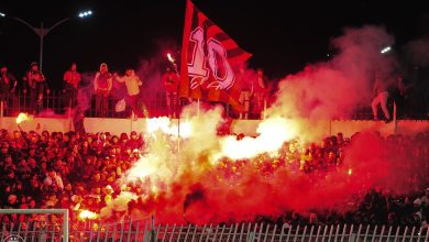 Photo of ”الكاف” يعاقب شباب بلوزداد وإتحاد الجزائر بسبب الشماريخ